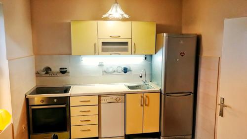 Virtuvė arba virtuvėlė apgyvendinimo įstaigoje Apartments "Predah kod Baraća"