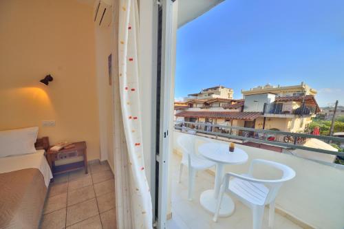 Balkón nebo terasa v ubytování Falassarna Hotel