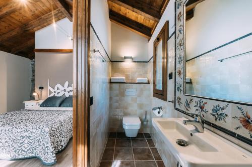 A bathroom at Casa Rural Monte Perdido