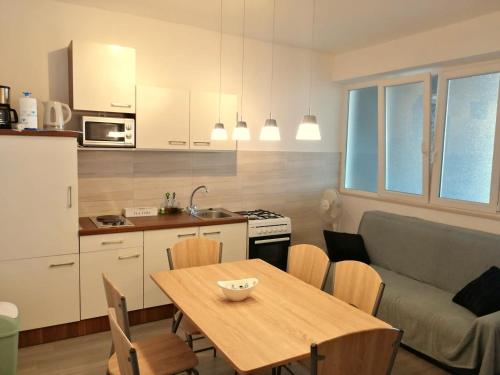 Η κουζίνα ή μικρή κουζίνα στο Apartments KK