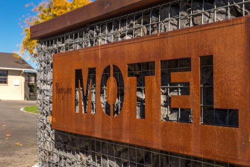 a building with the word end written on it at Cherylea Motel in Blenheim