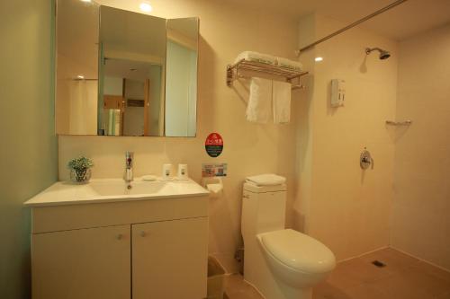 Koupelna v ubytování Greentree Inn Shanghai Hongqiao Airport Apartment Hotel