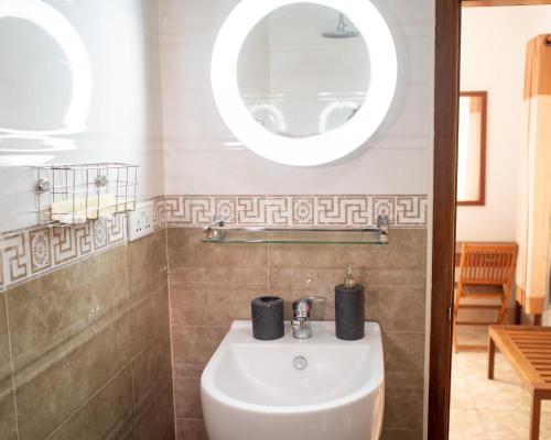 Bilik mandi di Villa Grange