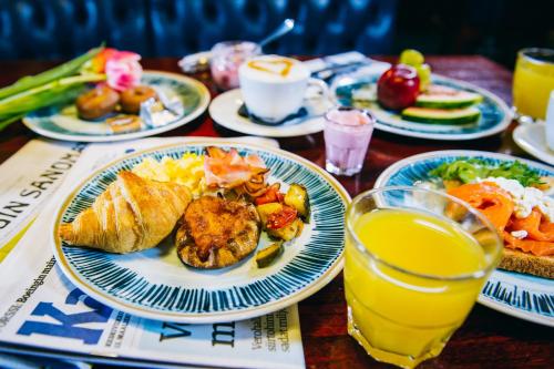 Jídlo v hotelu nebo okolí