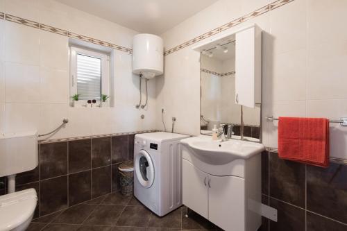 Koupelna v ubytování Apartment Josip Malin