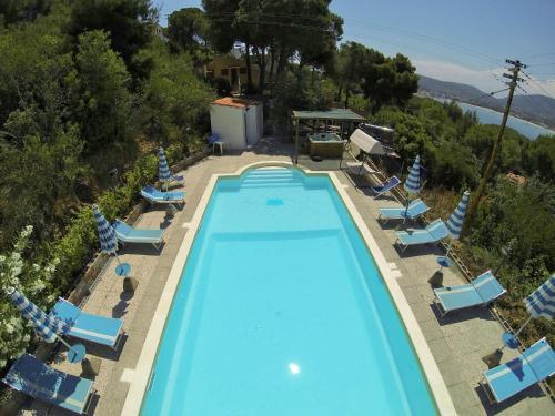 Πισίνα στο ή κοντά στο VacanzaMareDUE2 Appartamenti vista mare