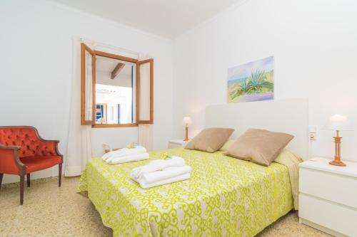 A bed or beds in a room at Can Boeres