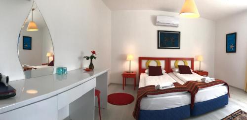 Posteľ alebo postele v izbe v ubytovaní Su Hotel - Bodrum