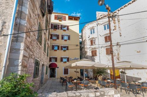 Sibenik Antique Studio Apartment - old town