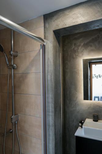 V36 Suites