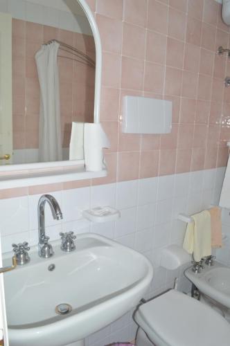 Ένα μπάνιο στο Hotel Polito