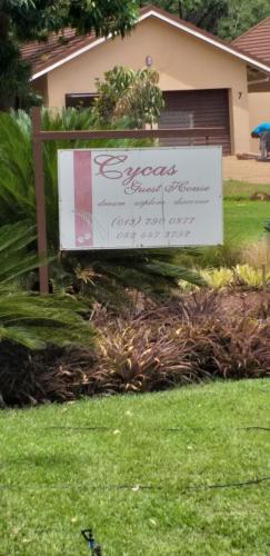 Κήπος έξω από το Cycas Guest House