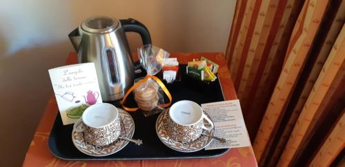Set per la preparazione di tè e caffè presso Crapa Licca