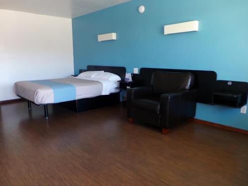 Χώρος καθιστικού στο Motel 6-Missoula, MT - University