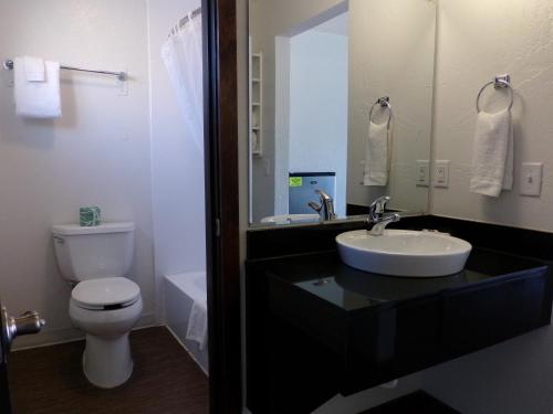 Ένα μπάνιο στο Motel 6-Missoula, MT - University