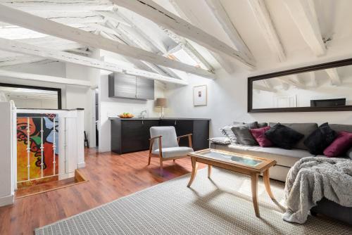 Fuencarral II - Apartamento tipo buhardilla en el centro de Madrid