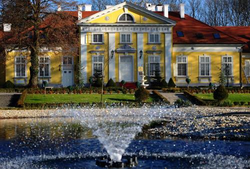 Gallery image of Hertelendy Kastély Exclusive in Kutas