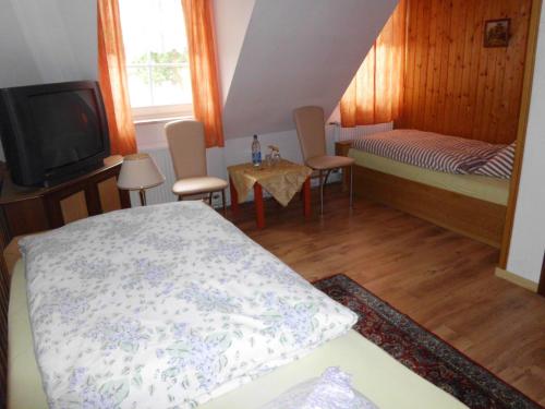 Postel nebo postele na pokoji v ubytování Hotel zum Rücking