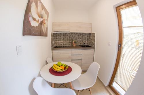 Η κουζίνα ή μικρή κουζίνα στο Villa Sandra
