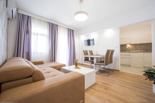 TV a/nebo společenská místnost v ubytování Villa Sandra