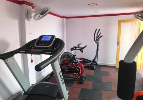 Fitness centrum a/nebo fitness zařízení v ubytování Ganpati Guest House