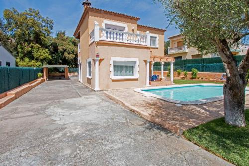 Villa Amplia casa con piscina privada, Calonge, Spain ...