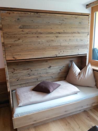 Apartment Luna incl Summercard Zell am See Kaprunにあるベッド