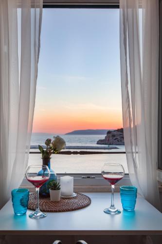 Seafront Center Apartment Fyaka