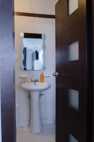 Koupelna v ubytování Hotel Shalom