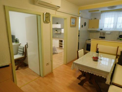 Kuchyň nebo kuchyňský kout v ubytování Apartment Doni