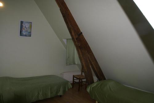 Photo de la galerie de l'établissement LOGIS D'HERMOS, à Saint-Éloi-de-Fourques