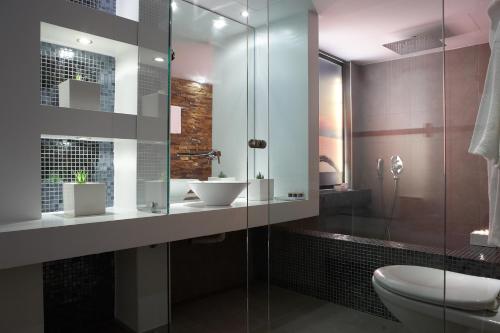 Gallery image of Kamari Beach Hotel in Potos