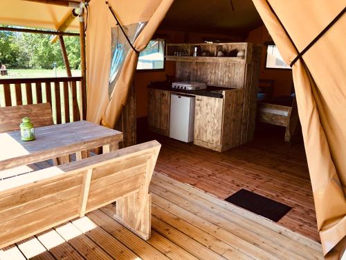 Fotografie z fotogalerie ubytování O2 Camping v destinaci Longueville