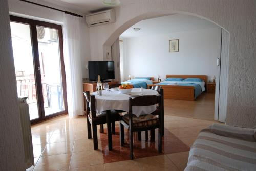 Gallery image of Upper Sea View Apartments in Vrsar