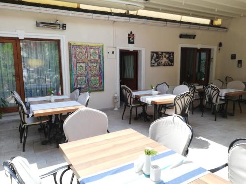 Restaurant ou autre lieu de restauration dans l'établissement Daffne Otel
