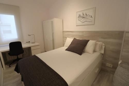 Cool Apartment - Parc Migdia - Center Girona 객실 침대