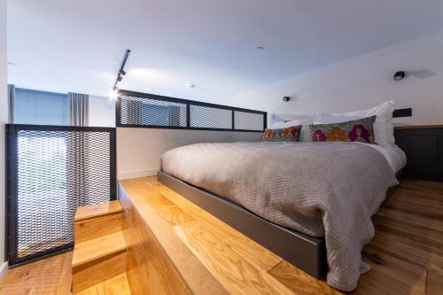 Linton Collection - Blackfriars Lofts photo 63