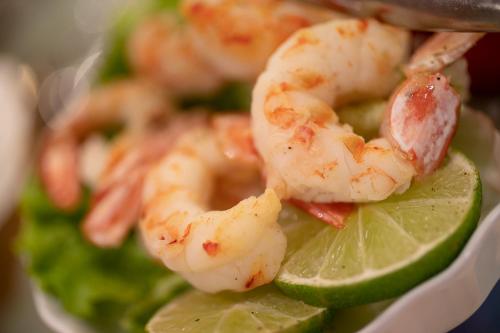 ホテルの敷地内または近くでの食事または食べ物