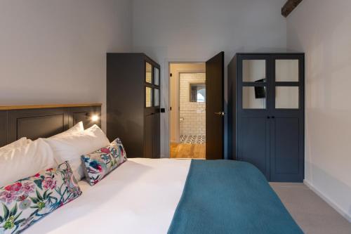 Linton Collection - Blackfriars Lofts photo 37