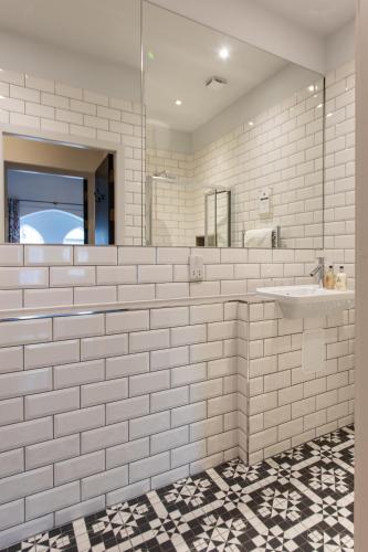Linton Collection - Blackfriars Lofts photo 40