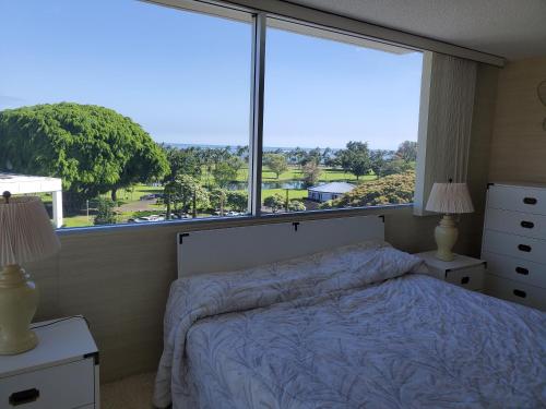 Condo Living Downtown Mountain Views – Photos 3
