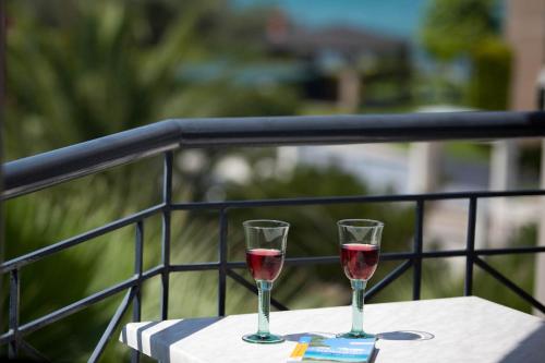 Nápoje v ubytovaní SUN RESIDENCE Exclusive Seaside Suites