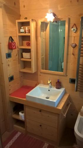Ein Badezimmer in der Unterkunft Vista Pelmo