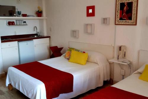 Galeriebild der Unterkunft Ocean Front Suite, balcony, kitchen. in Cancún