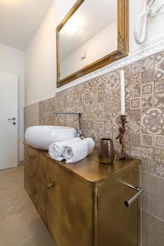 Sibenik Antique Studio Apartment - old town
