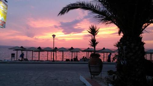 Gallery image of SUNSET HOTEL in Neos Marmaras