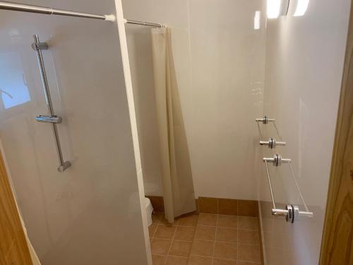 Bilik mandi di Condominium WAFU TEI Okinawa city