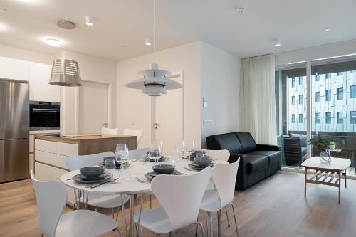 Una cocina o cocineta en Sif Apartments by Heimaleiga