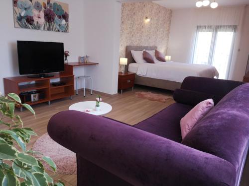 Villa Olivia - Beach & Pool Apartments near Split & Trogir