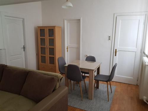 Χώρος καθιστικού στο SARA Apartment